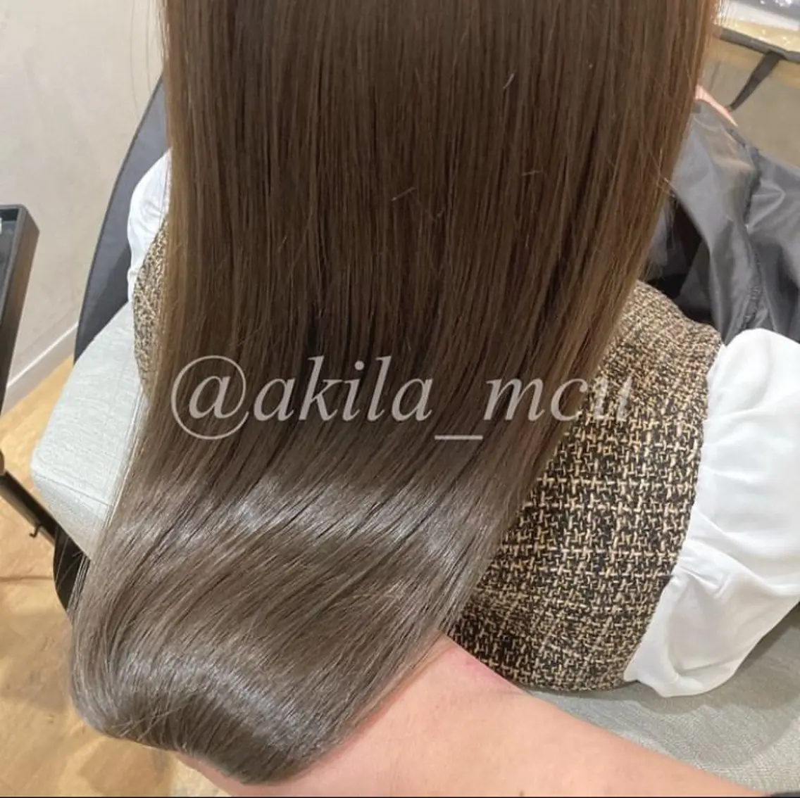 ロング カラー ヘアアレンジ アッシュ ブリーチ 透明感カラー グレージュ ブリーチなしカラー エグチ アキラのヘアスタイル