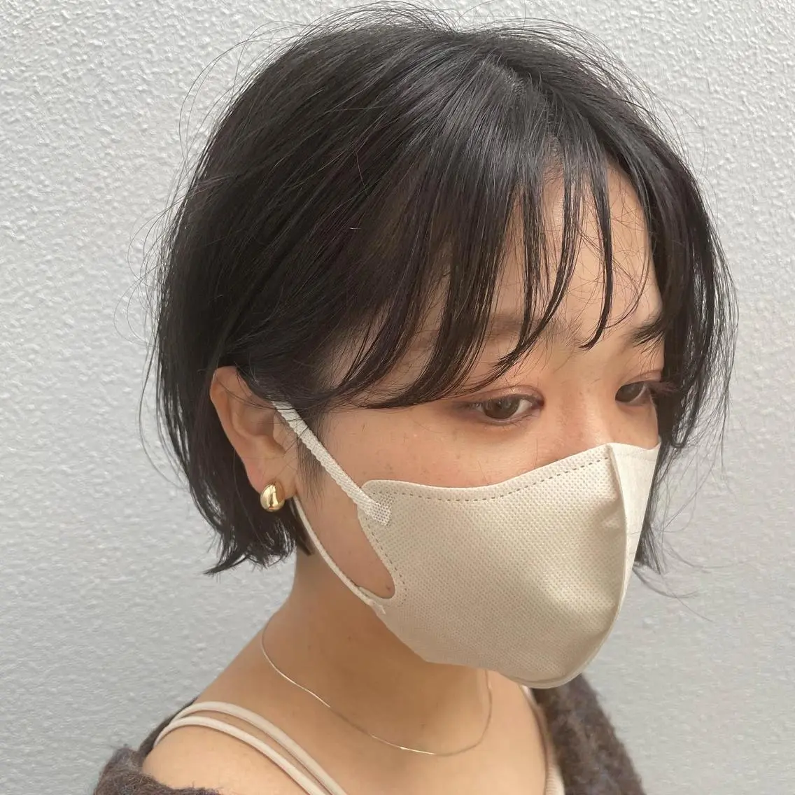 ショート 切りっぱなしボブ ショートボブ 丸みショート ミストバング ボブ カット ヘアカラー パーマ トリートメント モテ髪/ボブ/ショー ト/アダチフウトのヘアスタイル