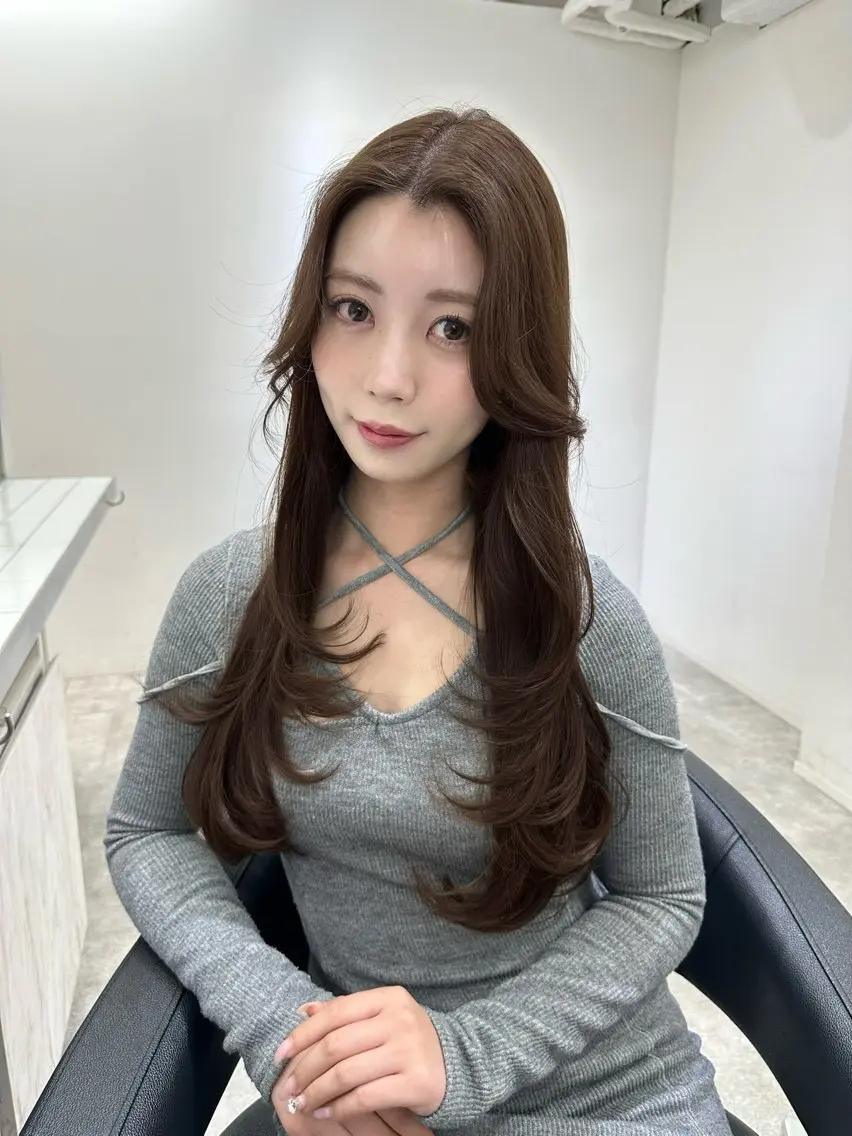 ロング カラー ミディアムレイヤー 添田晃基のヘアスタイル
