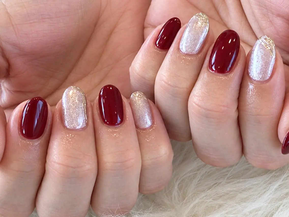 ネイル ニュアンスネイル 赤色 ハンドネイル Kanai Harukaのネイルデザイン