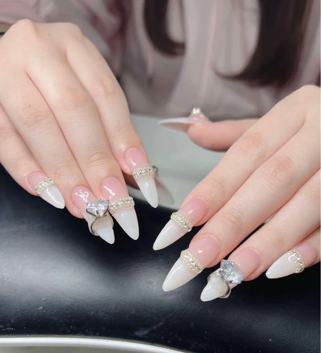 ネイル オーロラネイル チークネイル 長さ出し フットネイル フレンチネイル Lee Nails チップ長さだし専門店のネイルデザイン