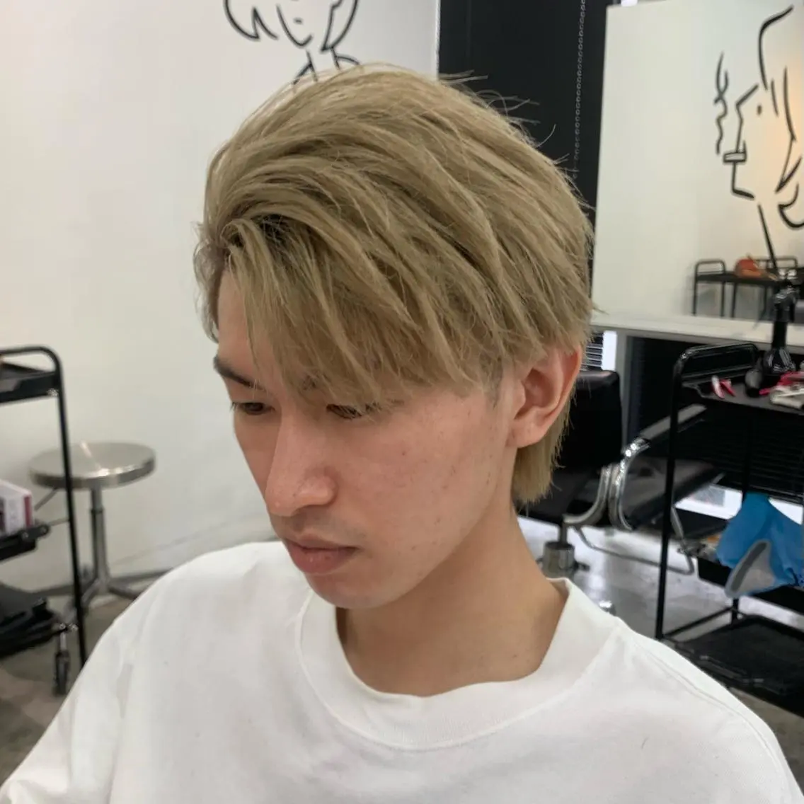 ショート カラー メンズ アップバング メンズハイトーン ハイトーンカラー カット ヘアカラー メンズ特化美容師/ 藤戸 椋のヘアスタイル