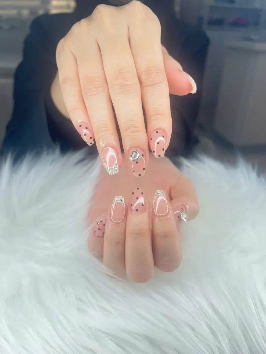 ネイル Lyna 池袋のネイルデザイン