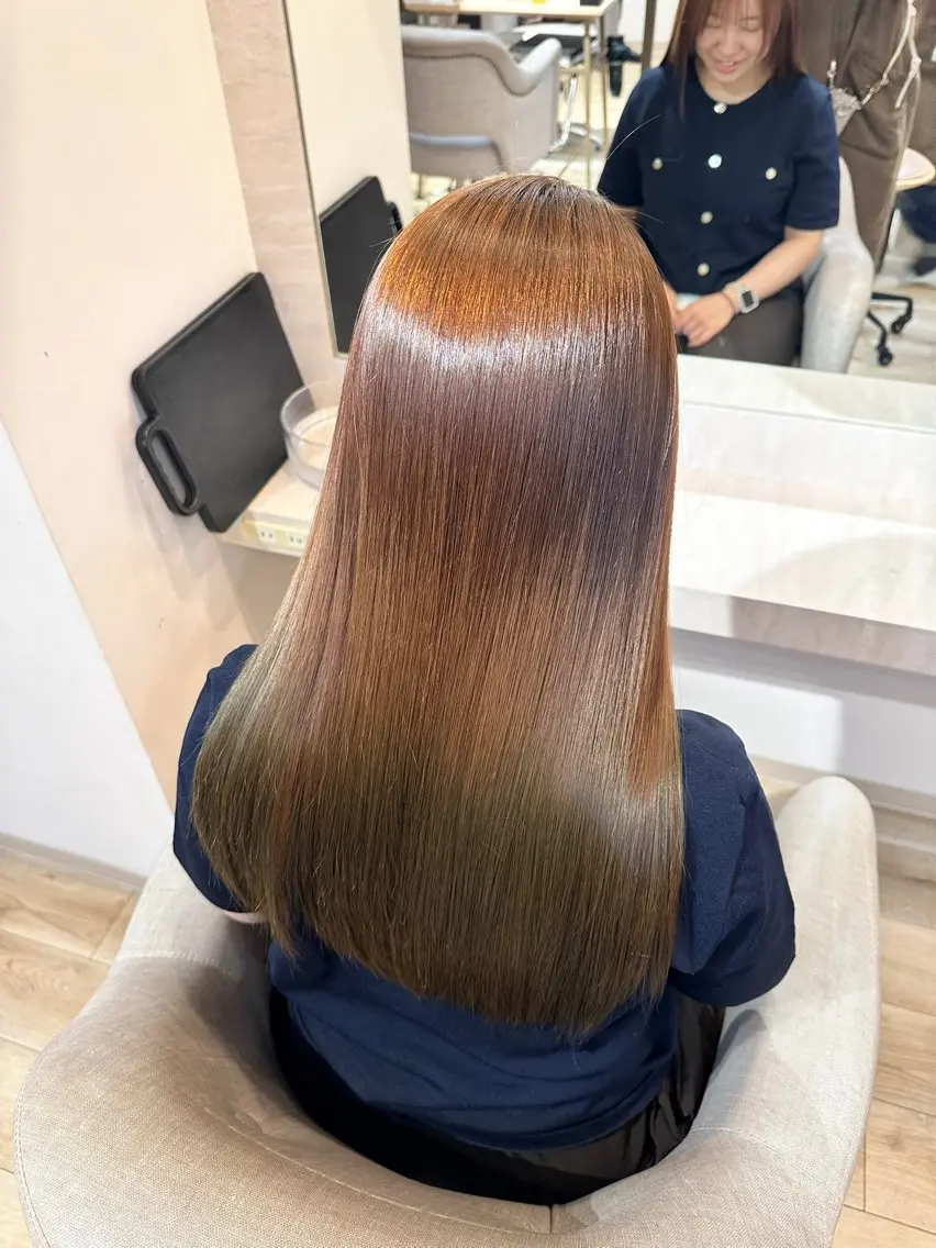 ロング 吉崎 明日香のヘアスタイル