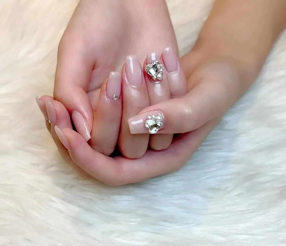 ネイル アートネイル ストーンネイル Lino+ ネイル&よもぎ蒸しのネイルデザイン