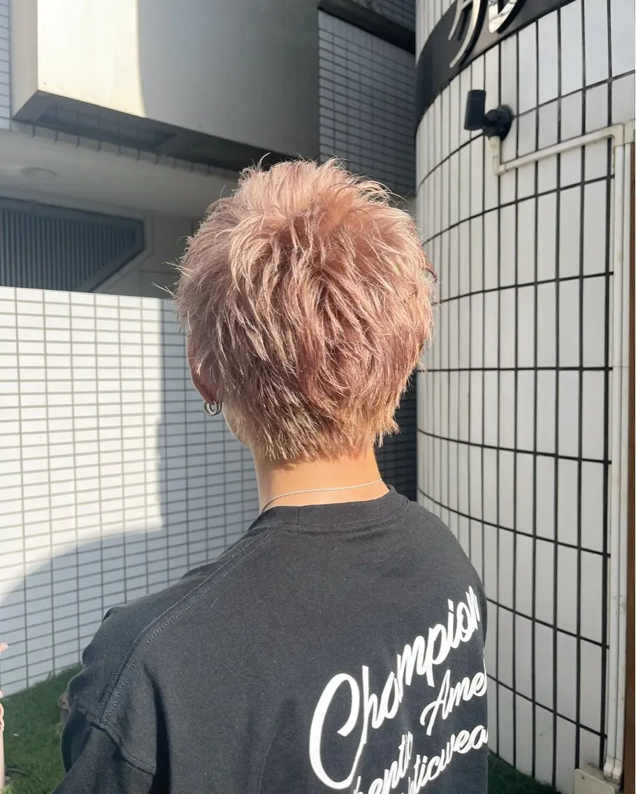 ショート カラー メンズ 透明感カラー ダブルカラー ピンクカラー ショートヘア 柴田 翔太郎のヘアスタイル