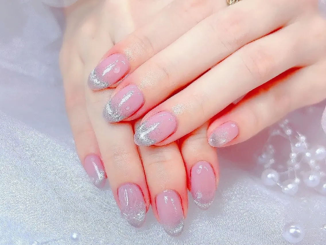 ネイル フラッシュネイル フレンチネイル キラキラネイル ラメ(グリッター) マグネットネイル Chouette Nailのネイルデザイン