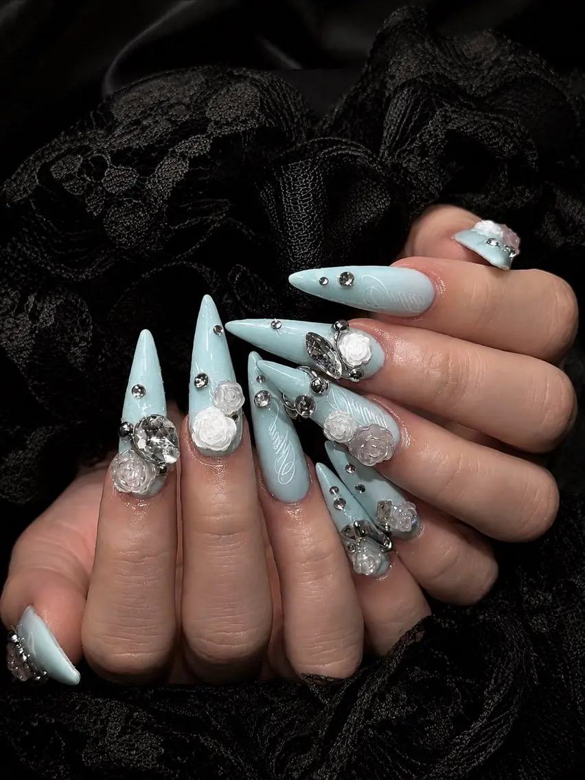 ネイル フレンチネイル ジェルネイル 韓国ネイル マグネットネイル 持ち込み Royal Nailのネイルデザイン