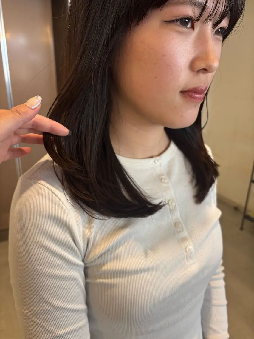 セミロング オクギシ チヒロのヘアスタイル