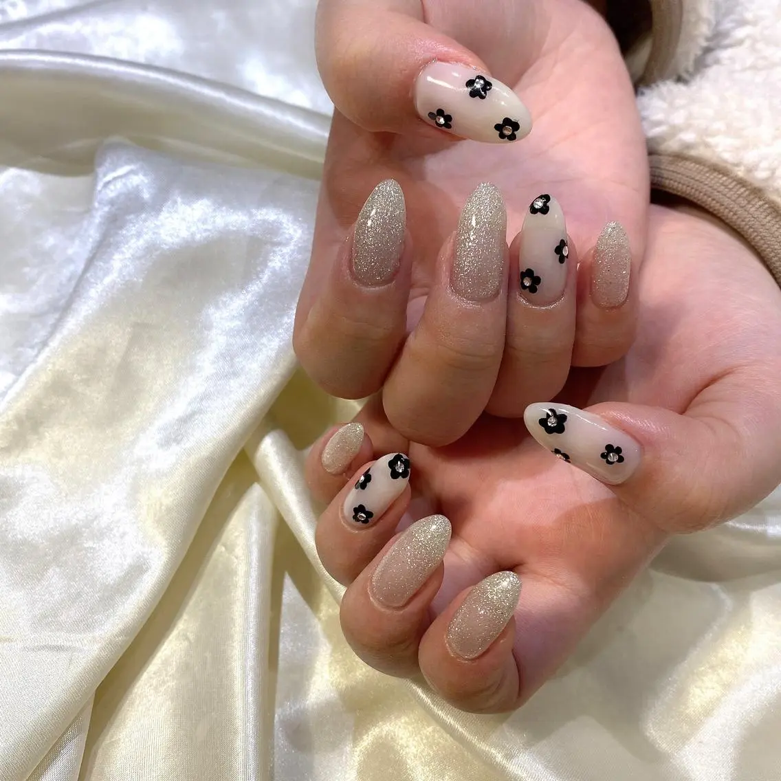 ネイル ハンドネイル 西岡 杏のネイルデザイン