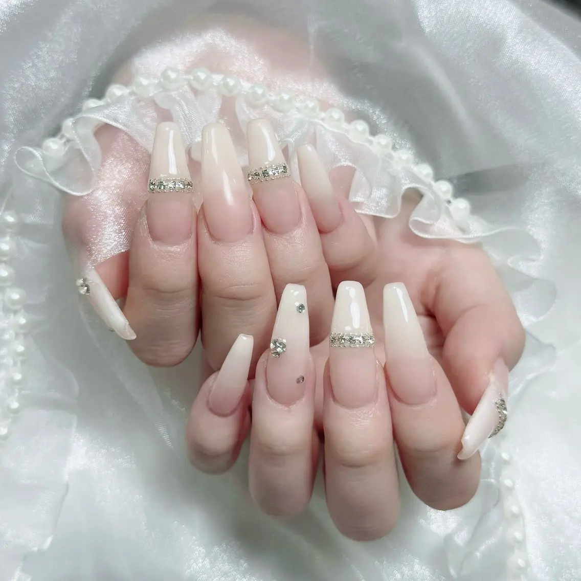 ネイル フレンチネイル ジェルネイル キラキラネイル 韓国ネイル マグネットネイル Julli NailStudioのネイルデザイン