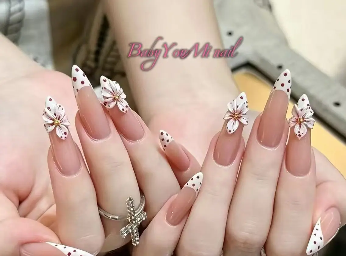 ネイル オーロラネイル チークネイル 成人式 フットネイル フレンチネイル ハンドネイル BabyYouMi nailのネイルデザイン