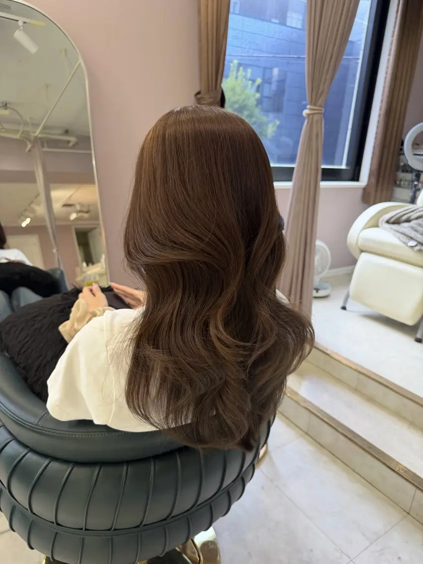 カラー ヘアカラー che'rie MIKUのヘアスタイル