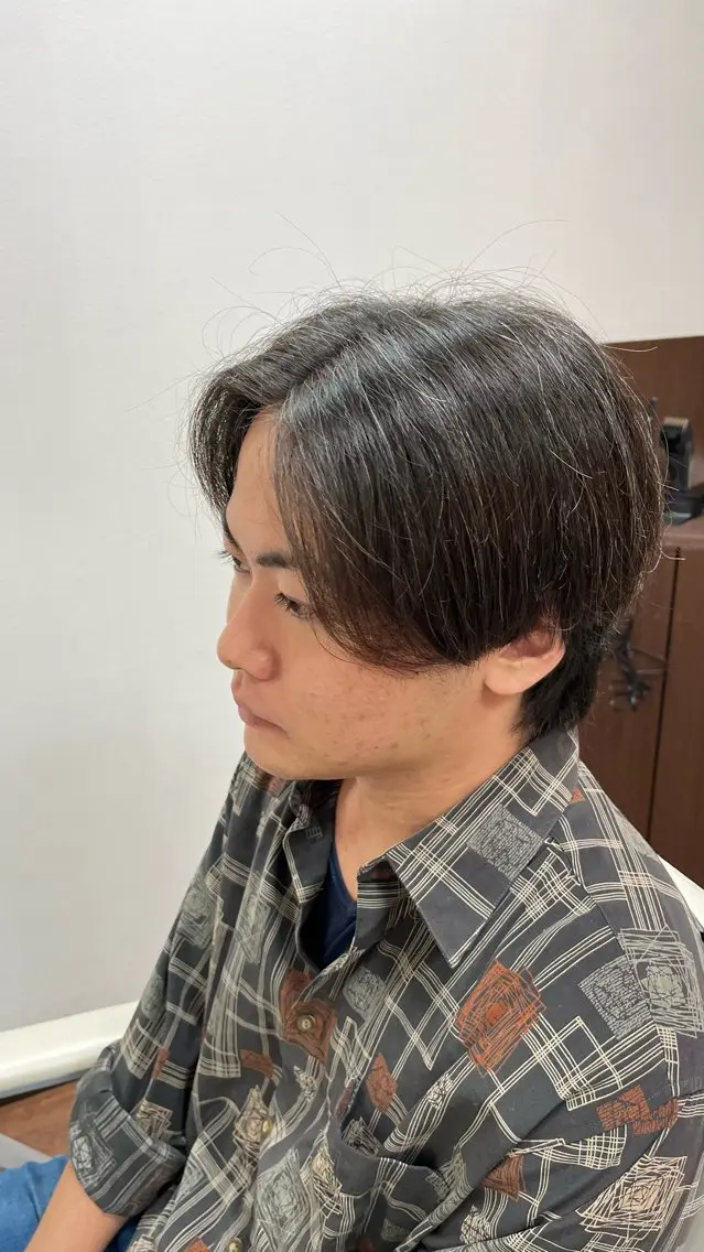 ミディアム メンズ センターパート かきあげバング 中野 あおいのヘアスタイル