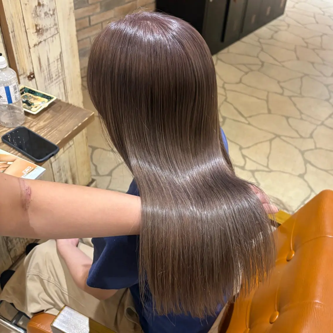 ロング カラー ブリーチ グレージュ ミルクティーグレージュ カット ヘアカラー トリートメント 加藤 麻夢のヘアスタイル
