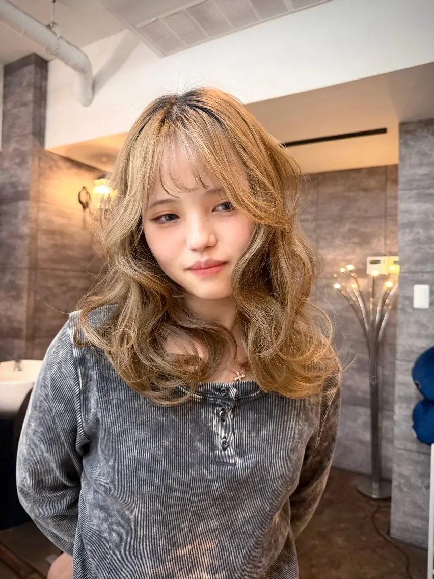 ミディアム ヘアカラー 💓Yuri💓 ハイトーン/デザインのヘアスタイル