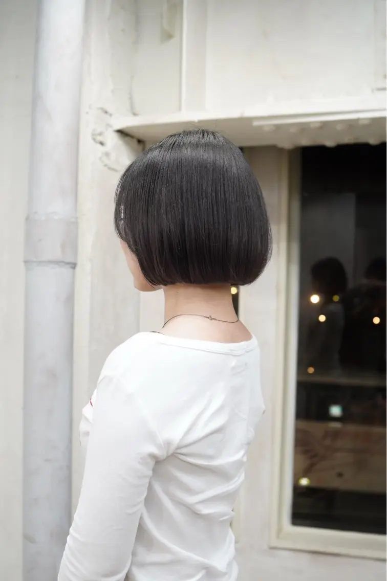 ショート ボブ レイヤーカット/ 艶カラー/みらいのヘアスタイル