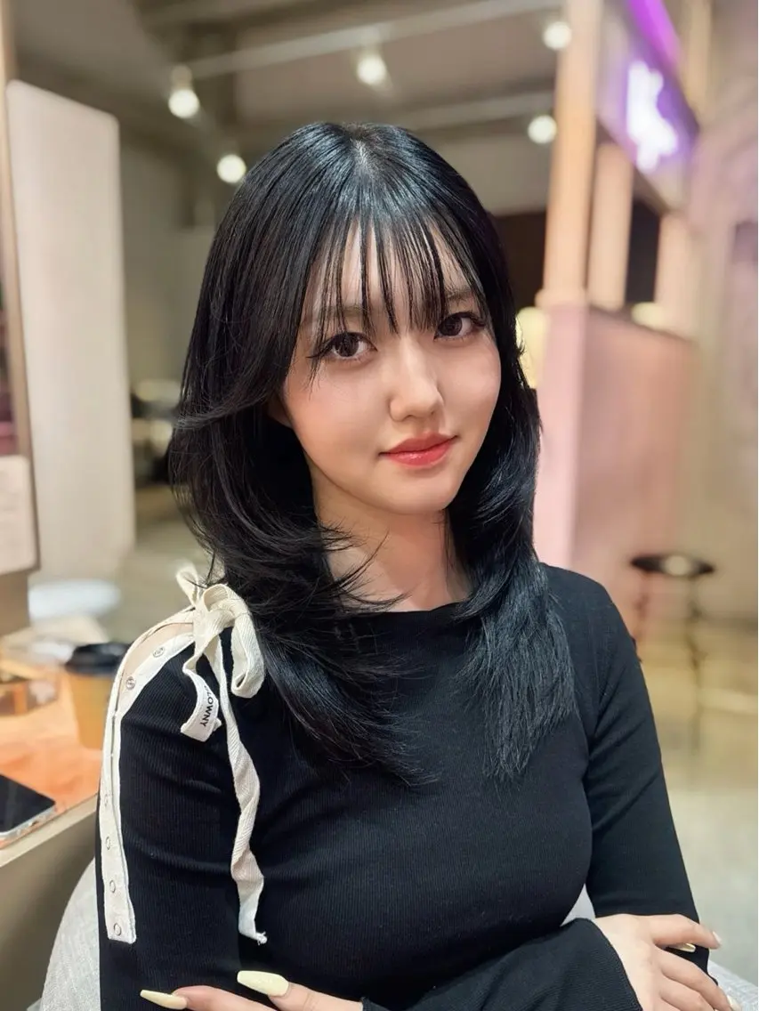 ロング カット ヘアカラー 艶カラー✨レイヤー 𝐚𝐲𝐚𝐤𝐚のヘアスタイル