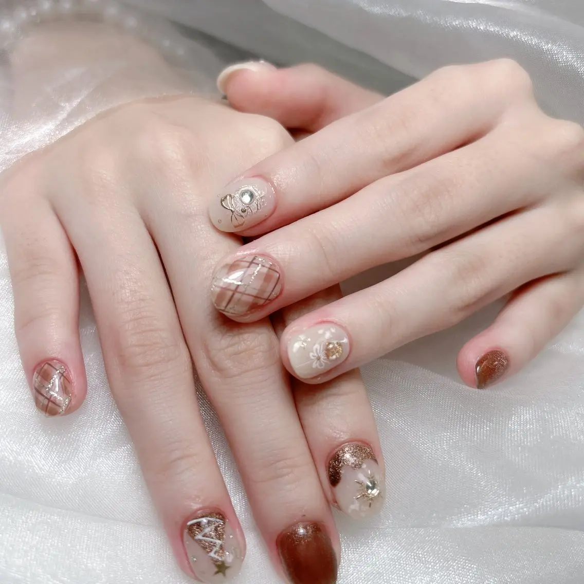 ネイル 成人式 ジェルネイル ロングネイル マグネットネイル ミディアムネイル ハンドネイル MoMoA Nail ネイル長さ出し専門店のネイルデザイン