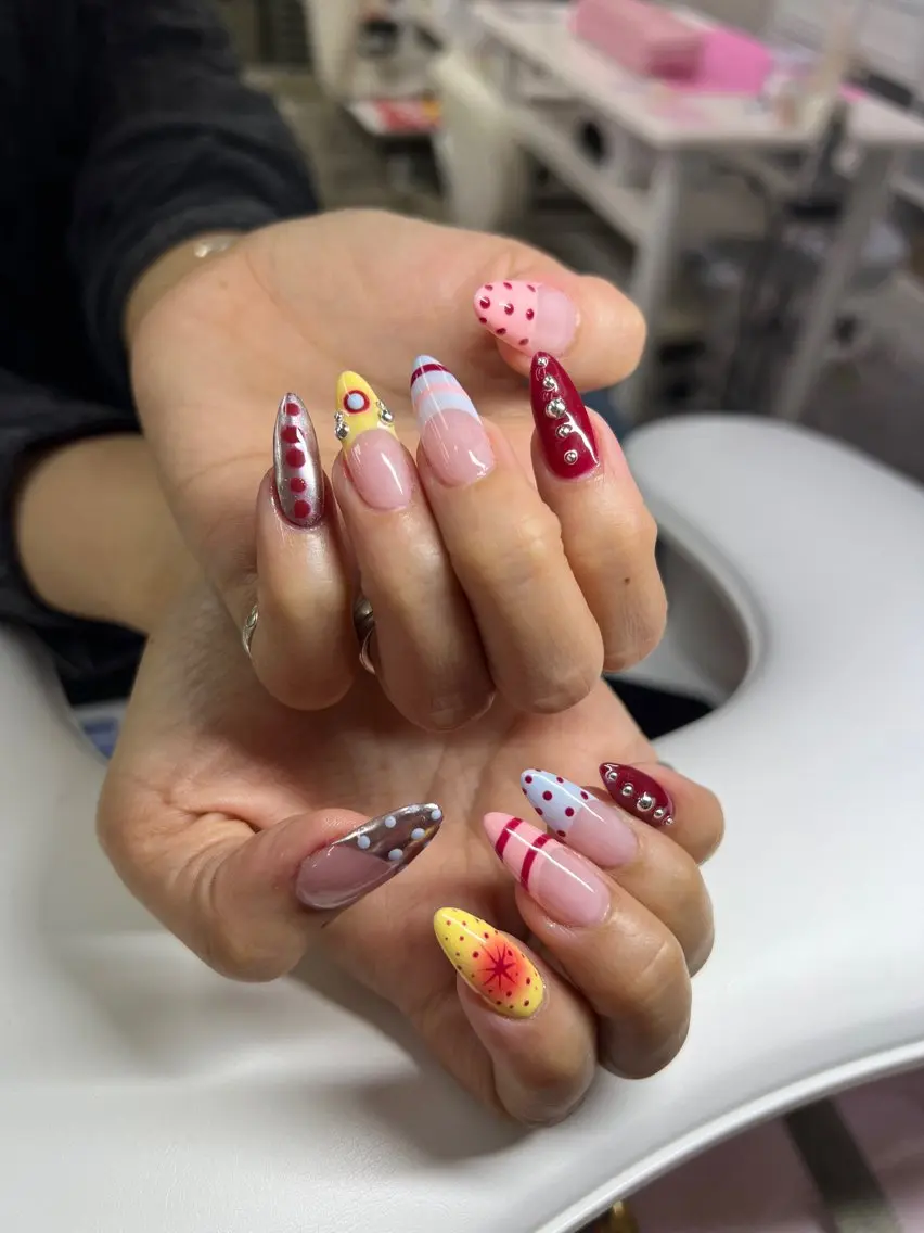 ネイル ボルドー ブラウン チークネイル ドット フットネイル ハンドネイル ハンドケア VAN NAIL SALON海老名店のネイルデザイン