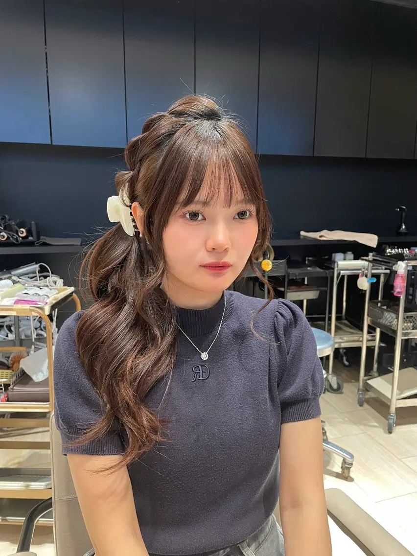 ヘアアレンジ 結婚式・ブライダル おくれ毛 ヘアセット umi/レイヤー カット/透明感カラーのヘアスタイル
