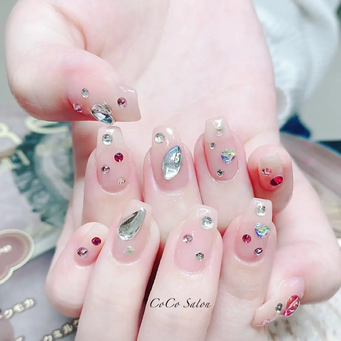 ネイル 成人式 長さ出し ジェルネイル キラキラネイル オフィスネイル CoCoSalon ネイル/まつ毛予約のネイルデザイン