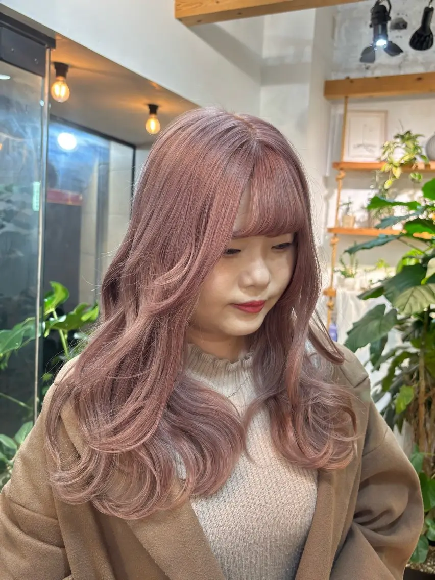 ロング カラー ピンクカラー ホワイトピンク カネコ ナナミのヘアスタイル