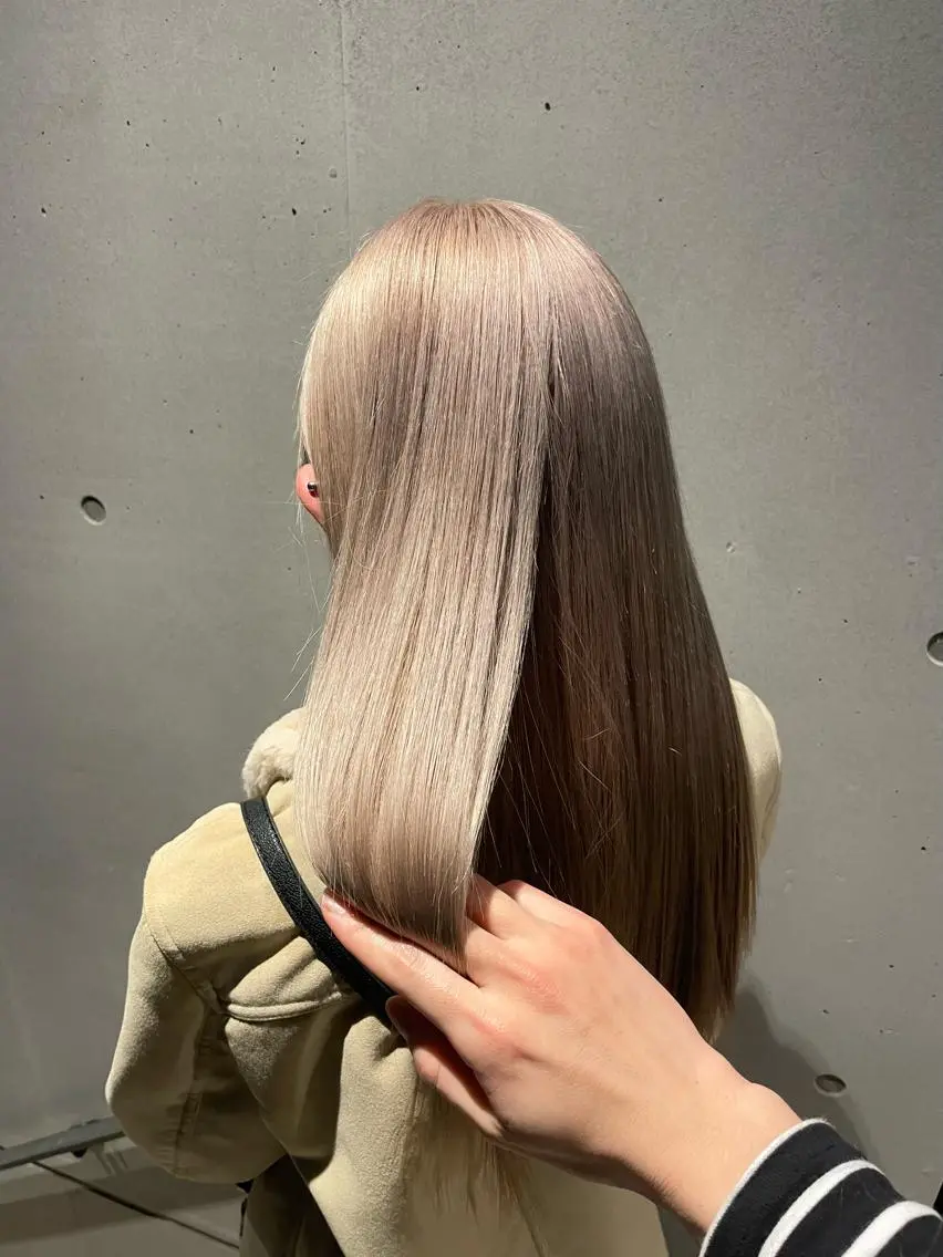 ✨🧡ご新規様限定憧れのハイトーンへ🧡✨トリプルカラー(ブリーチ2回込み)(黒染め、暗染め除去)の写真