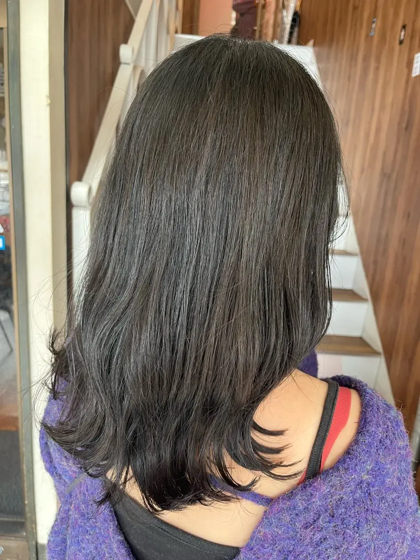 ミディアム カラー パーマ ヘアアレンジ アディクシーカラー 透明感カラー インナーカラー カット ヘアカラー トリートメント 【暗め透明感カラー】 【インナー】小島良太のヘアスタイル