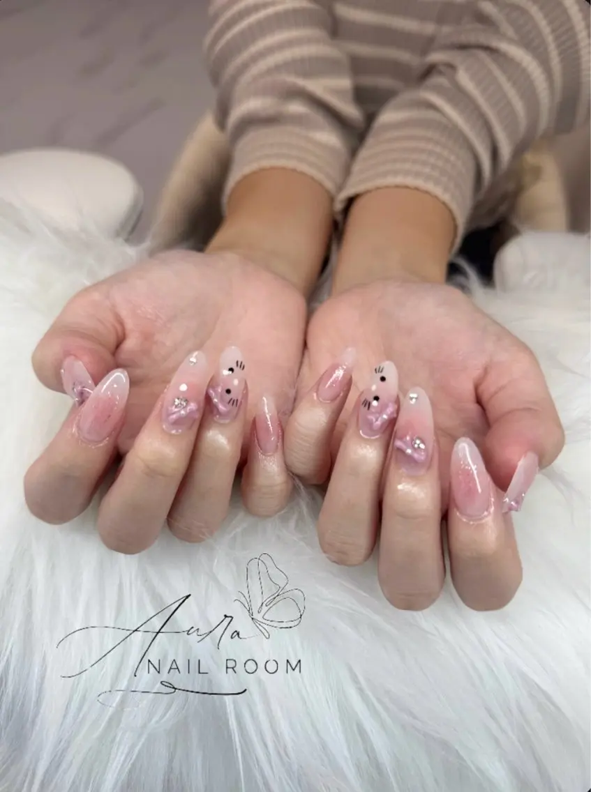 ネイル Luna (Aura nail room)のネイルデザイン