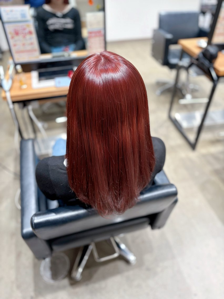 セミロング ヘアカラー くろだ かなのヘアスタイル