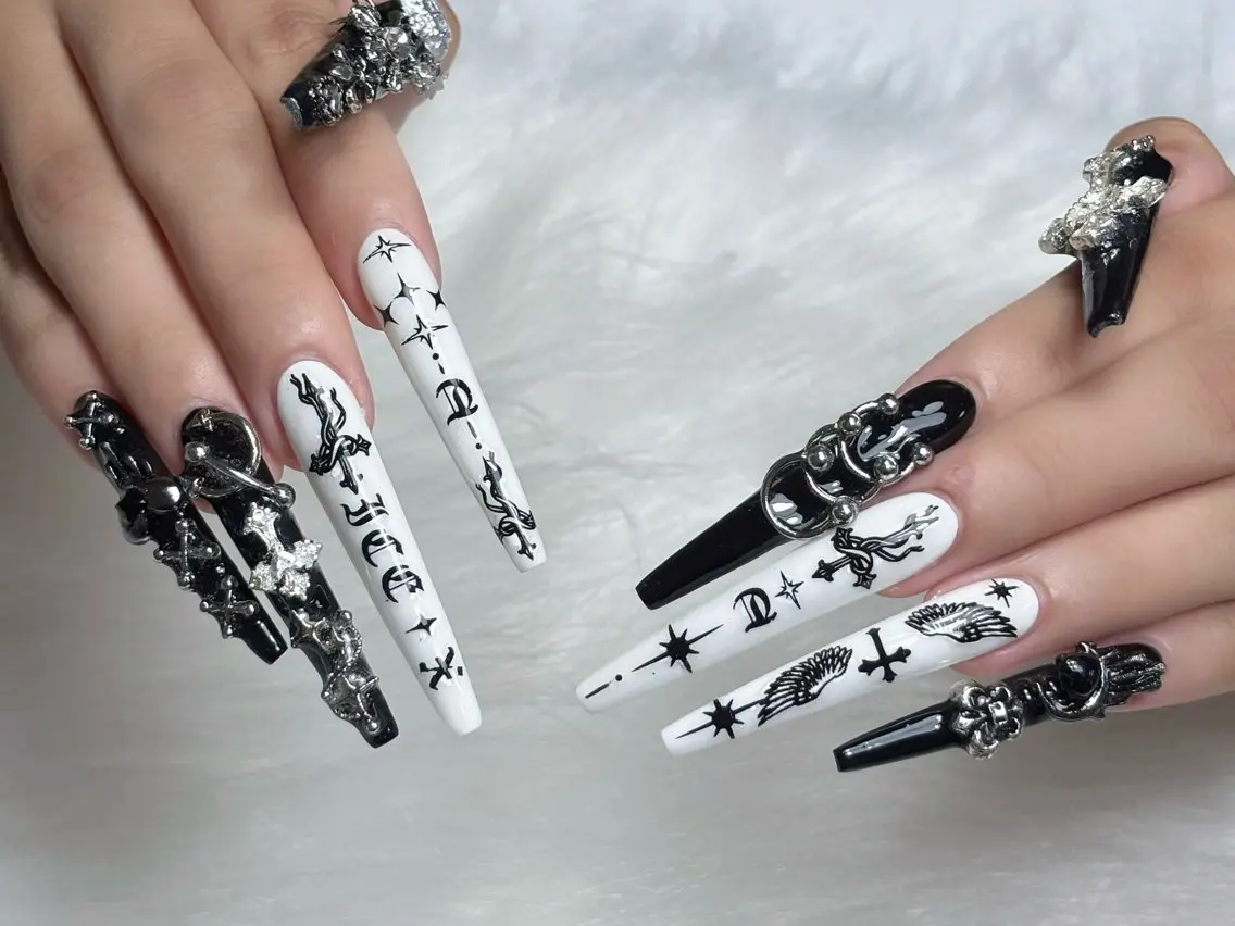 ネイル ゴージャス キラキラネイル 韓国ネイル ロングネイル マグネットネイル ハンドネイル Sully Nail  Labのネイルデザイン