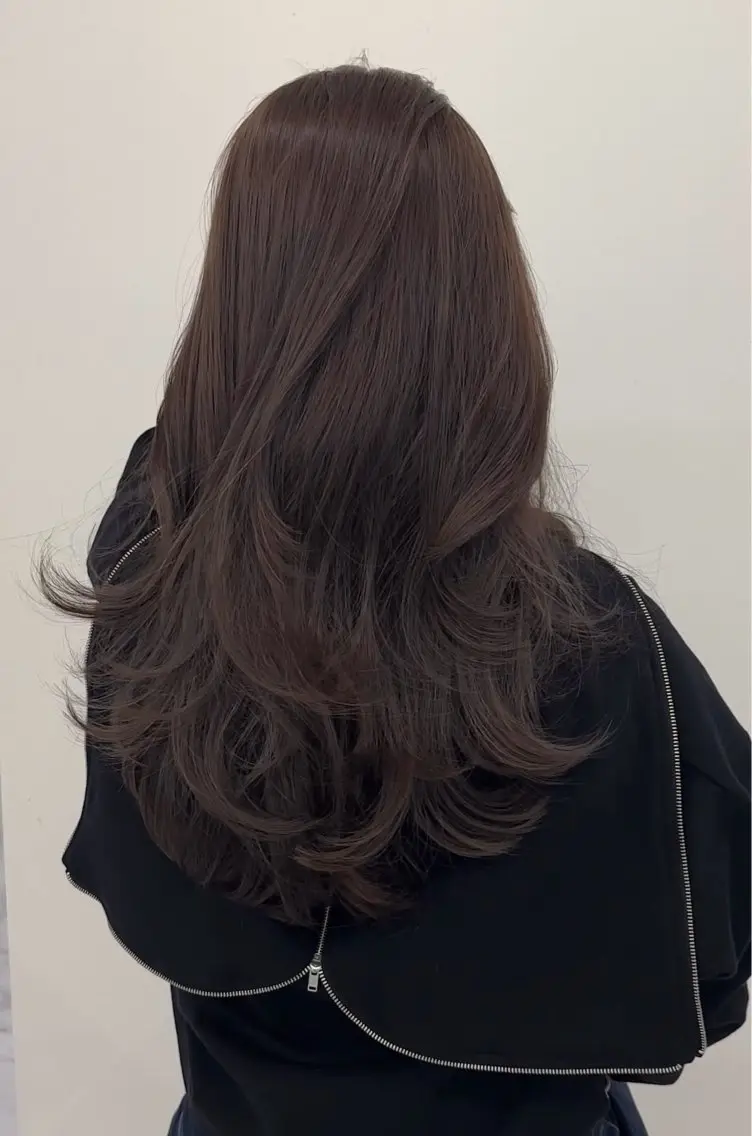 セミロング カラー ブラウンカラー ダークブラウン 顔まわりレイヤー レイヤーカット カット ヘアカラー レイヤー /髪質改善/ariのヘアスタイル