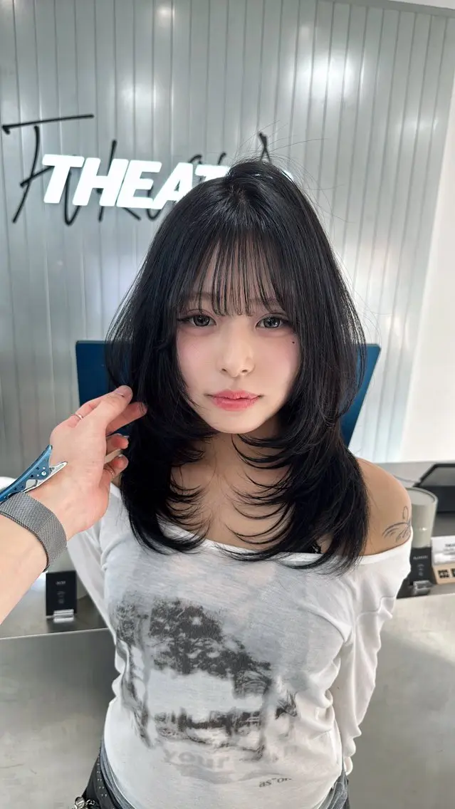 ロング カラー ヘアアレンジ カット ヘアカラー トリートメント ヘッドスパ ヘアセット 艶カラー/ハイトーン /レイヤーカットのヘアスタイル