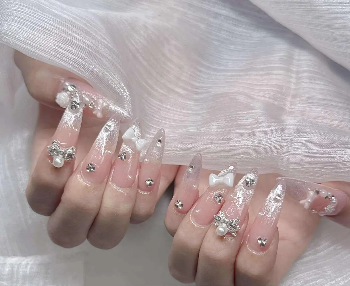 ネイル ハンドネイル Lee Nailsのネイルデザイン