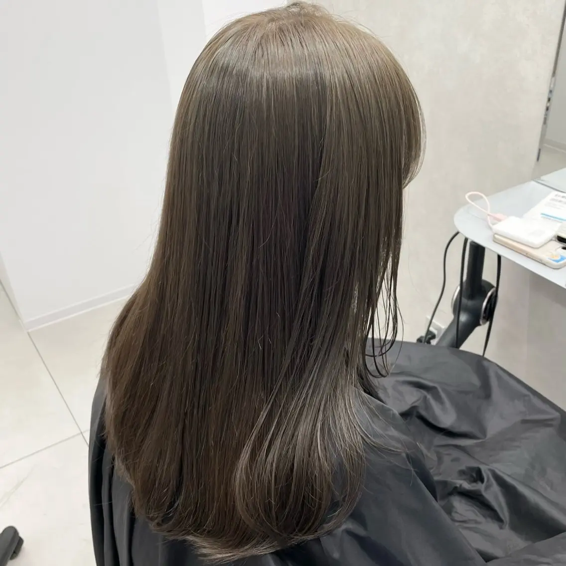 セミロング カラー ベージュカラー オリーブベージュ カット ヘアカラー 澤 佑華 🎀 透明感カラーのヘアスタイル