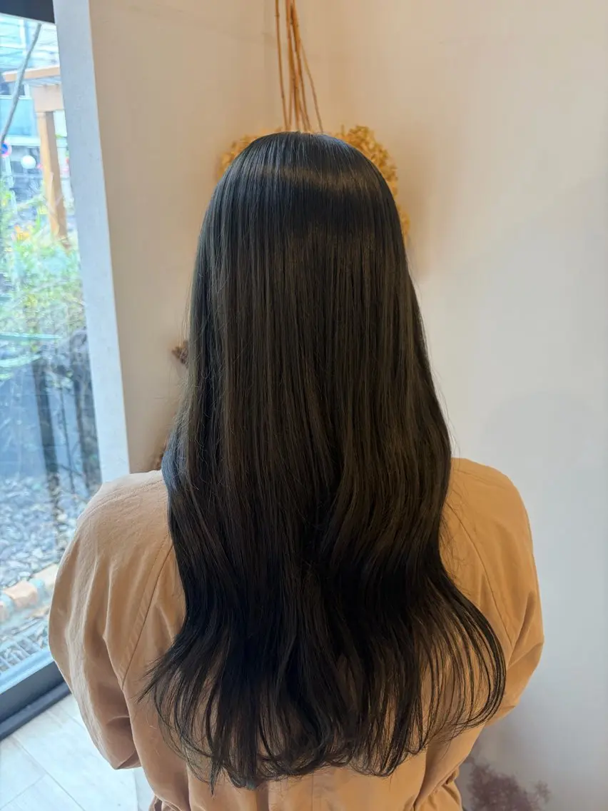 ロング カラー 伊藤 梨緒のヘアスタイル