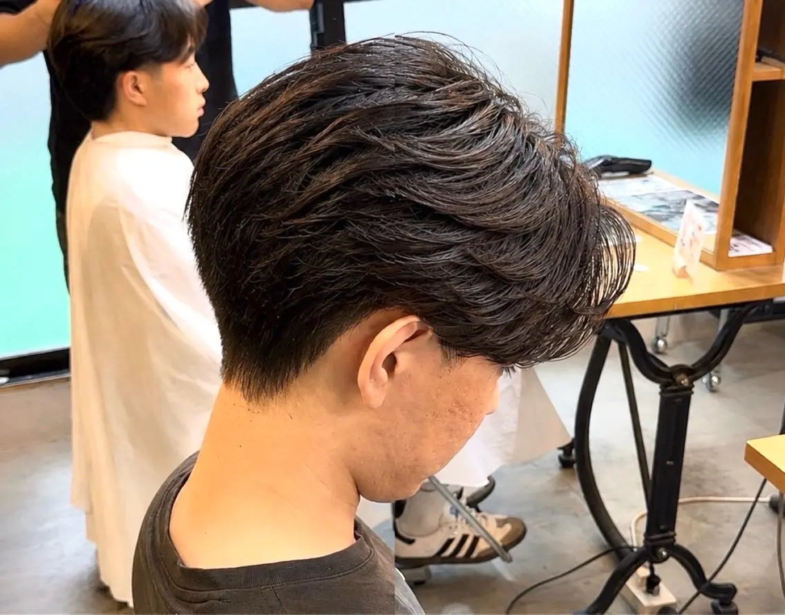 パーマ メンズ センターパート フェザーパーマ メンズ韓国風 メンズパーマ メンズウルフカット カット パーマ Men‘ssalon NEO町田店のヘアスタイル