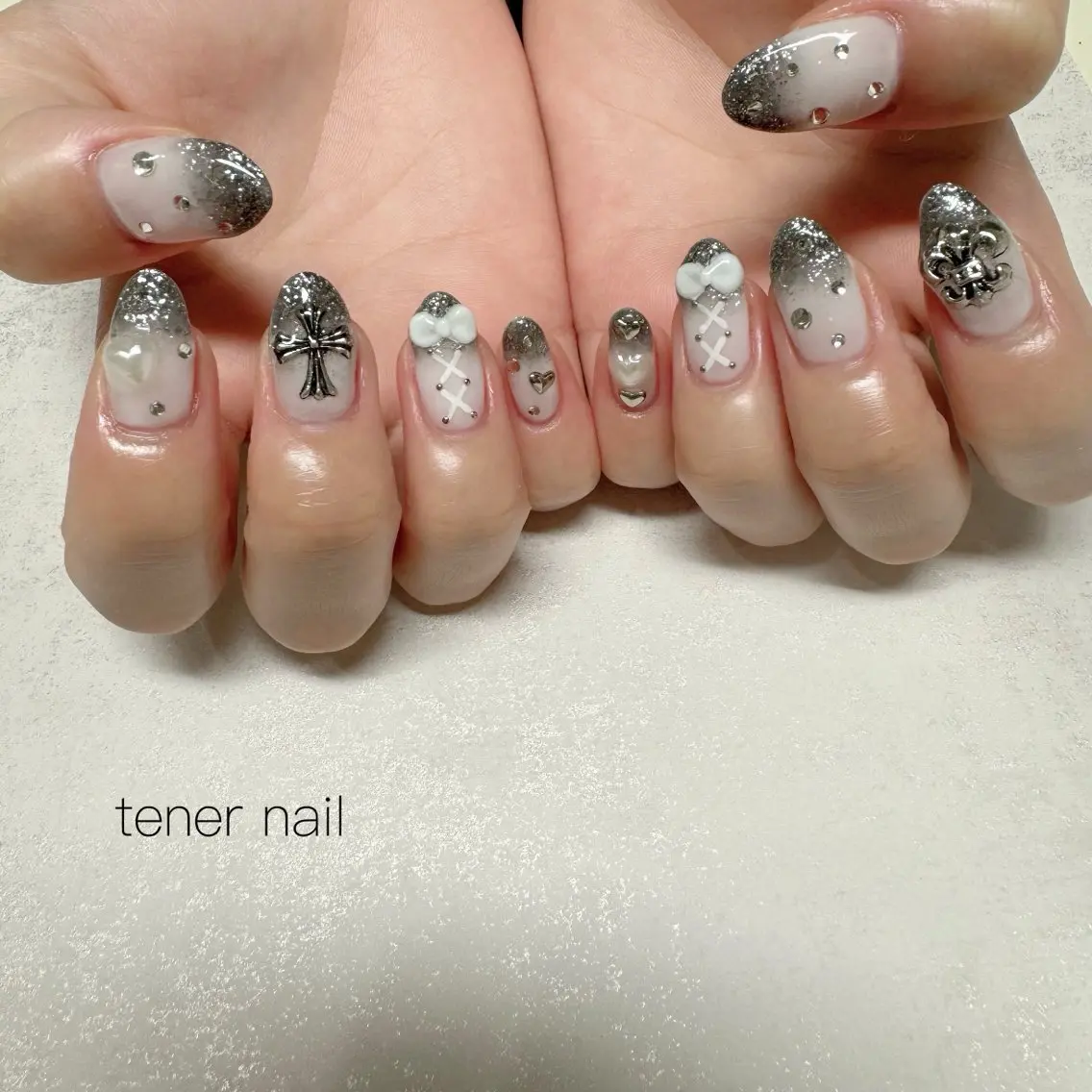 ネイル グラデーション ラメ(グリッター) ラメグラデーション ハンドネイル テネルネイル tener nailのネイルデザイン