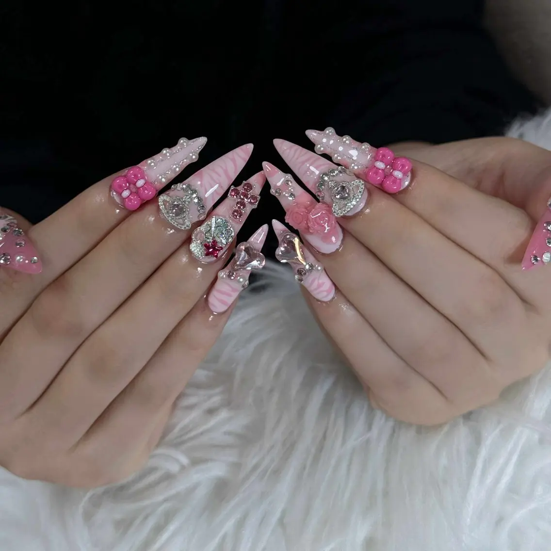 ネイル ボルドー ブラウン チークネイル ドット フットネイル Julli NailStudioのネイルデザイン