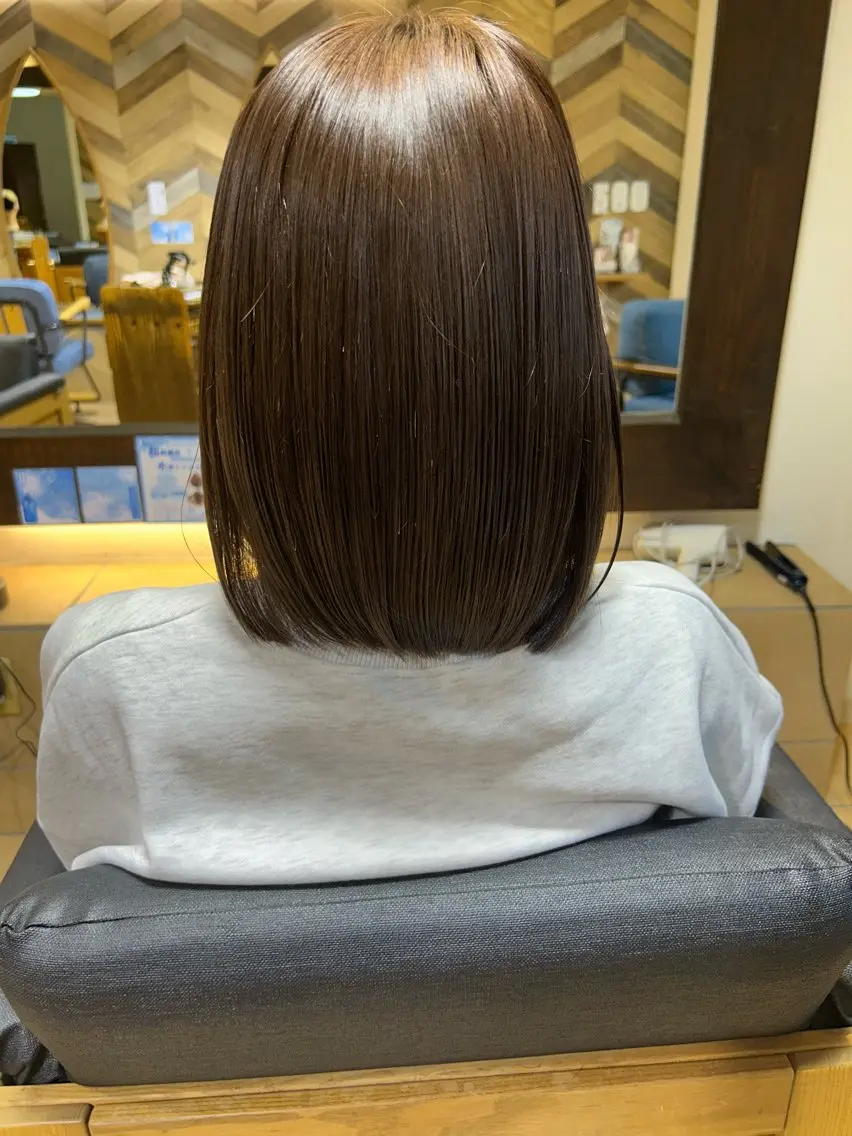 ミディアム 艶髪特化矯正カット ✨️MOMOEのヘアスタイル