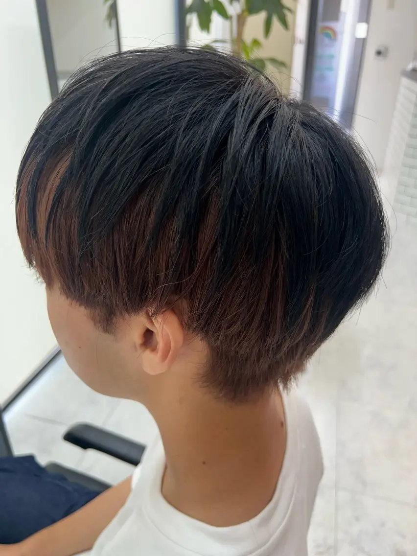 メンズ ダブルカラー寒色系 ボリューム改善ハヤトのヘアスタイル