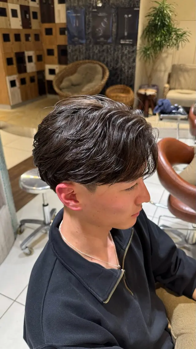 ショート カラー パーマ ヘアアレンジ メンズ カット パーマ 新宿のパーマ職人/ メンズパーマ/石見のヘアスタイル