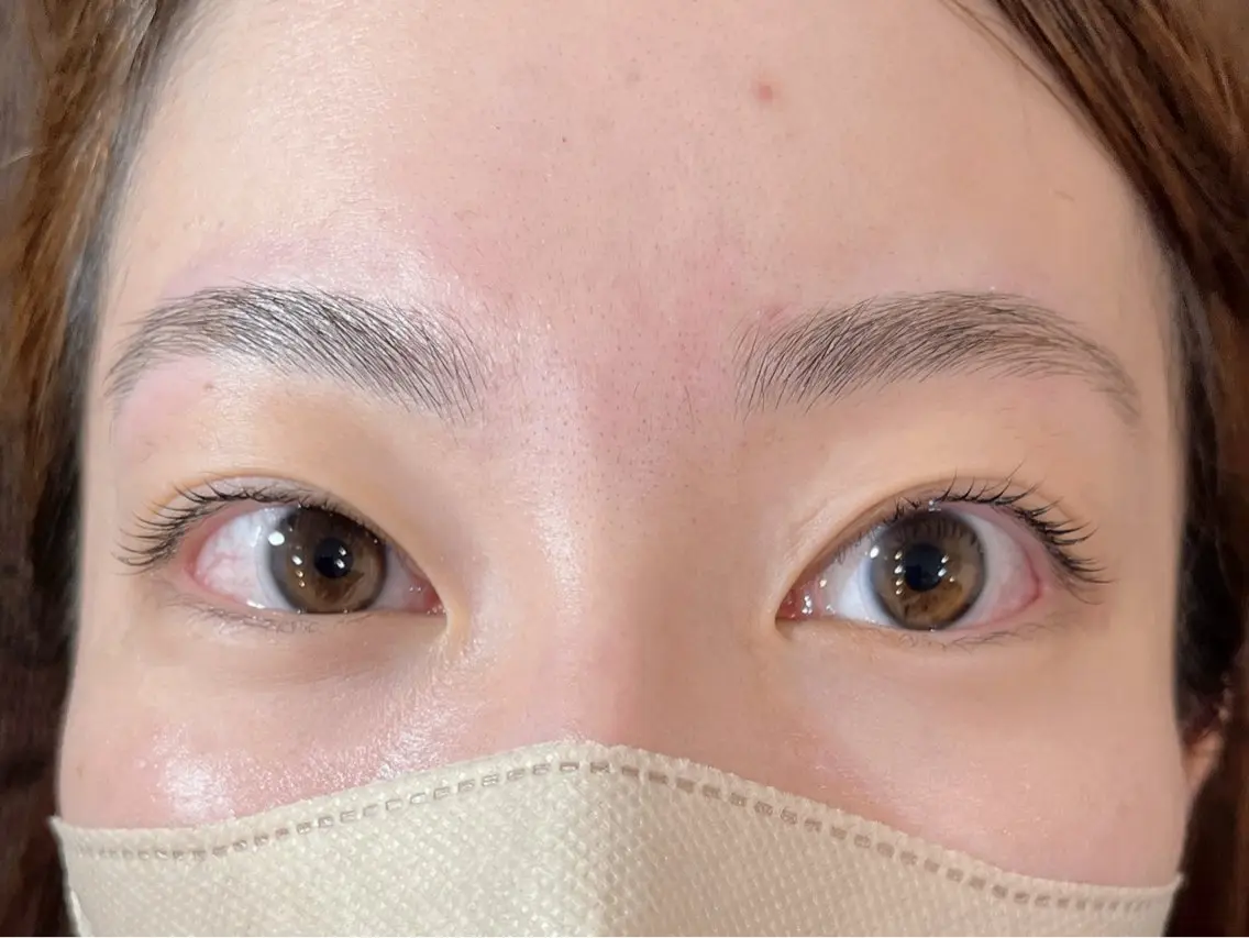 アイブロウ ワックス脱毛 🧸 Emiri🫧のマツエク・マツパデザイン