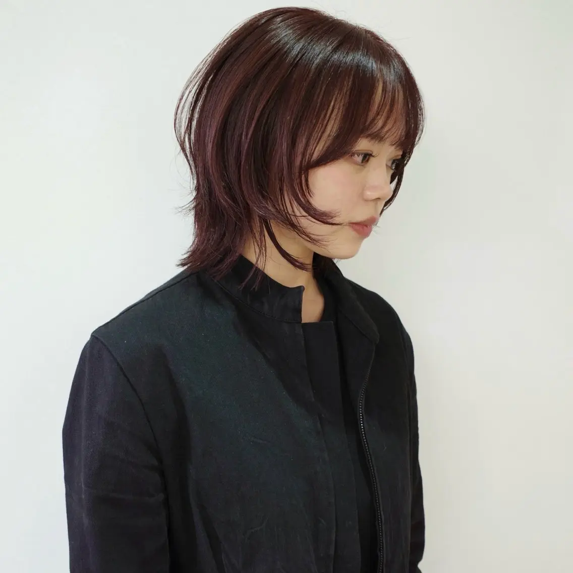 ミディアム カラー 透明感カラー レッドカラー 顔まわりレイヤー 顔周りカット ハッシュカット nonoka オリーブ/レイヤーのヘアスタイル