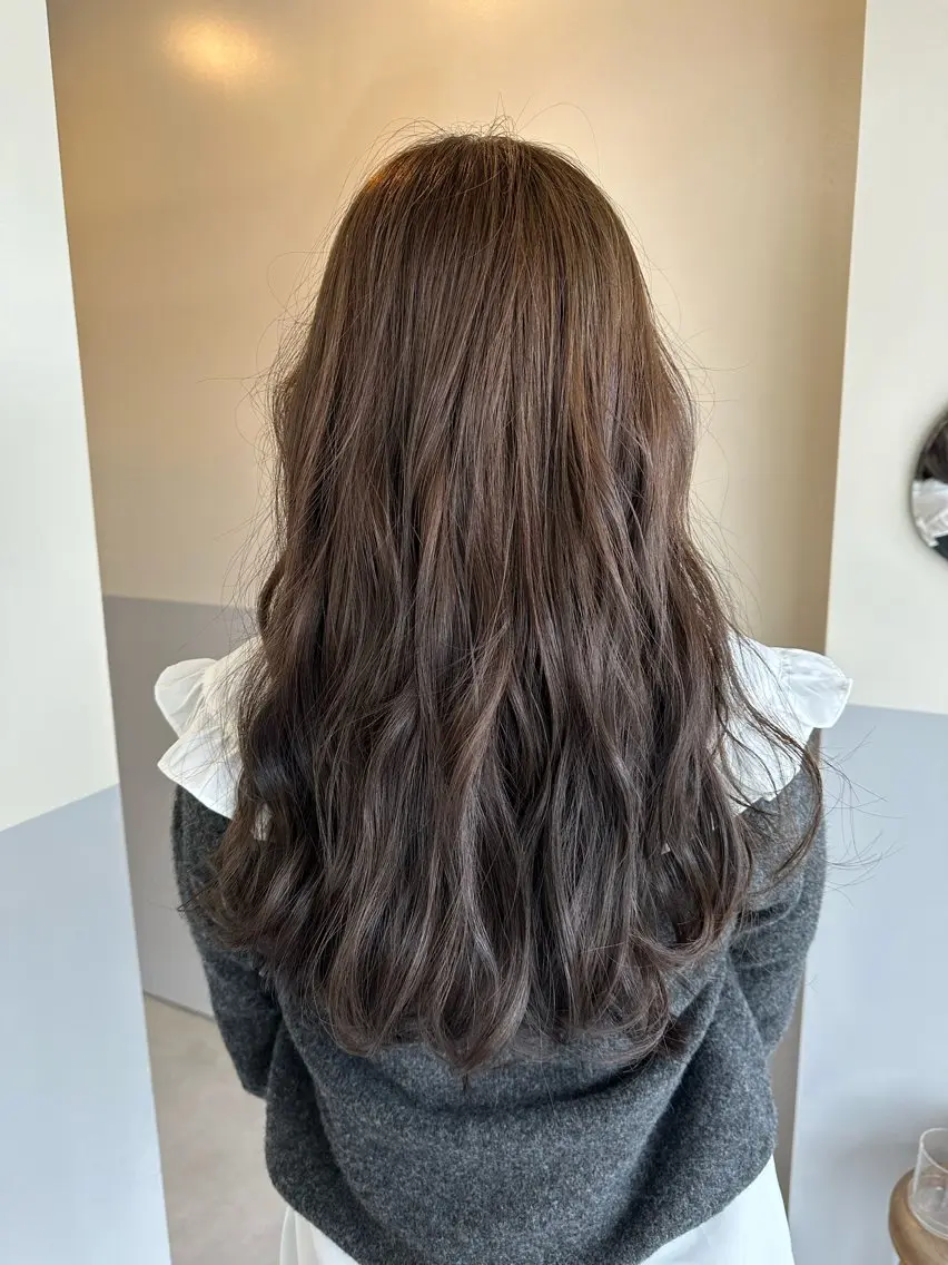 ロング カラー ベージュカラー ブリーチ 透明感カラー ダブルカラー ブリーチなしカラー 三浦彩那/ 透明感カラー/岡崎のヘアスタイル