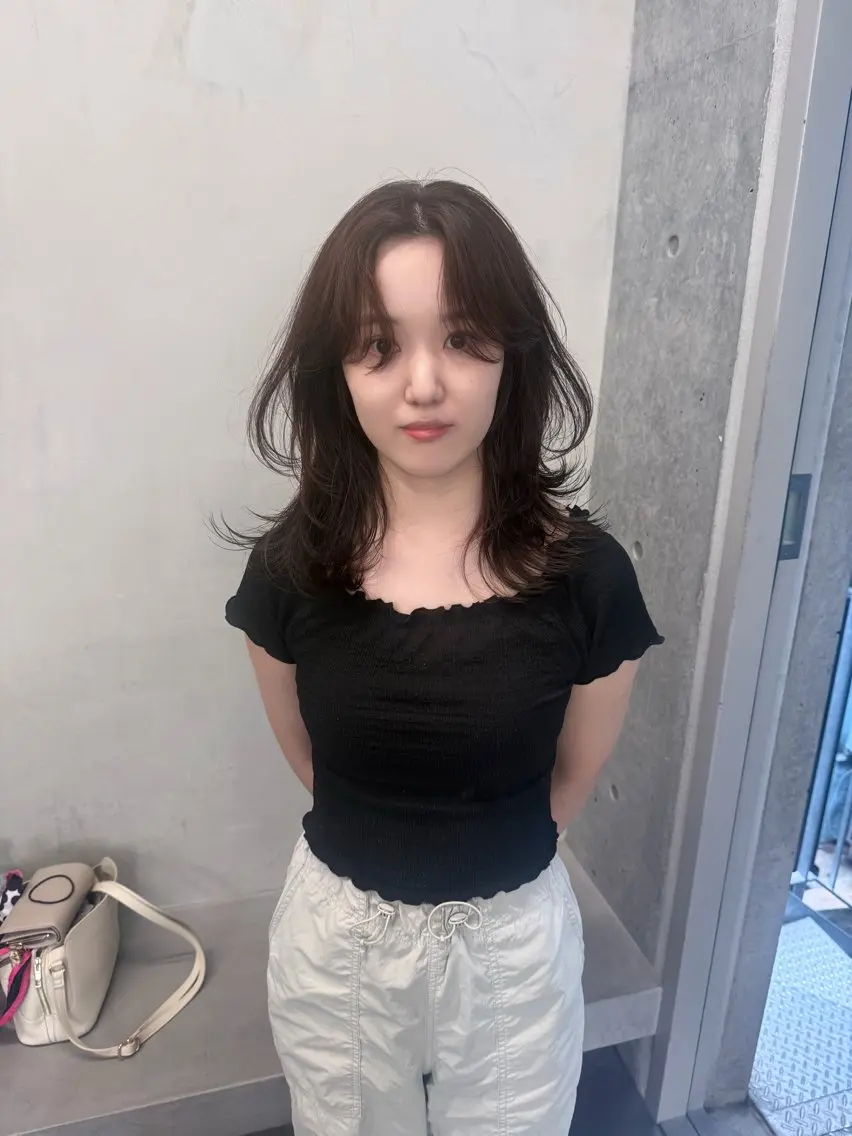 ロング カラー ロングレイヤー アッシュ ベージュカラー ブリーチ 透明感カラー カット ヘアカラー トリートメント 誰より丁寧なカット/ 小林輝/レイヤーのヘアスタイル