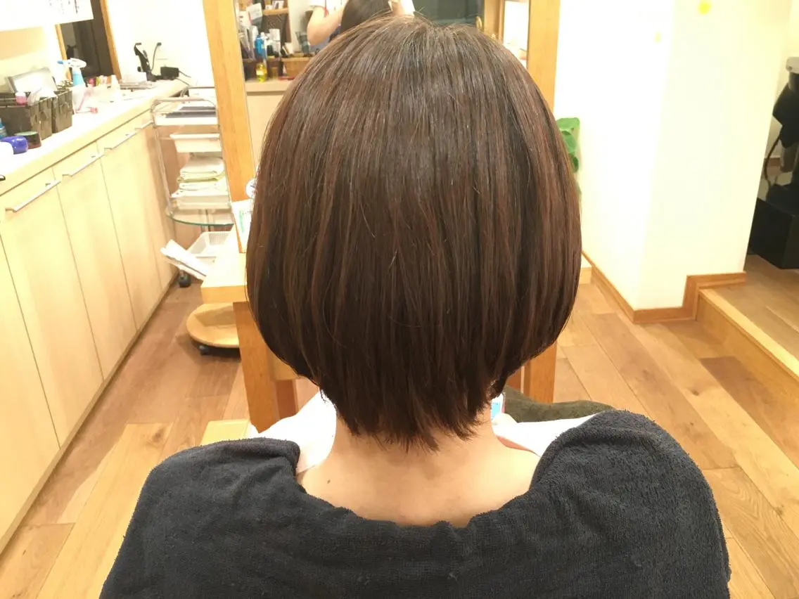 ショート カラー 伊藤 きららのヘアスタイル