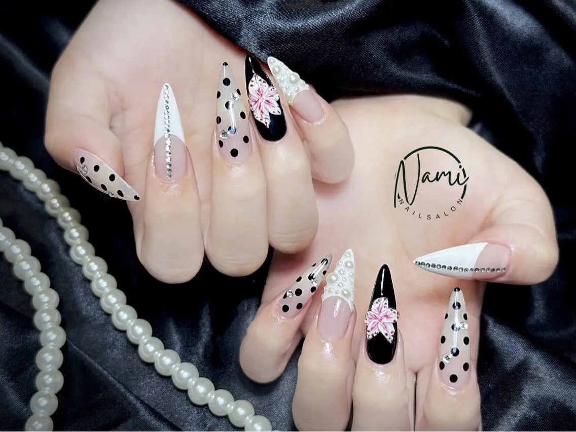 ネイル 長さ出し ガーリー 韓国ネイル ロングネイル 持ち込み Nami nail salonのネイルデザイン