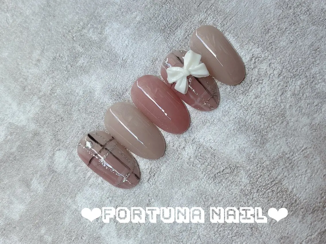 ネイル 冬ネイル クリスマス Nail •Head スパFortunaのネイルデザイン
